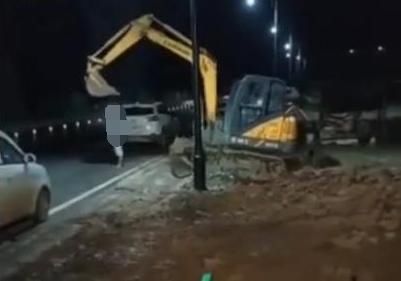  嫌犯|男子开挖掘机拍死堂兄弟，警方：经济纠纷，嫌犯已抓获