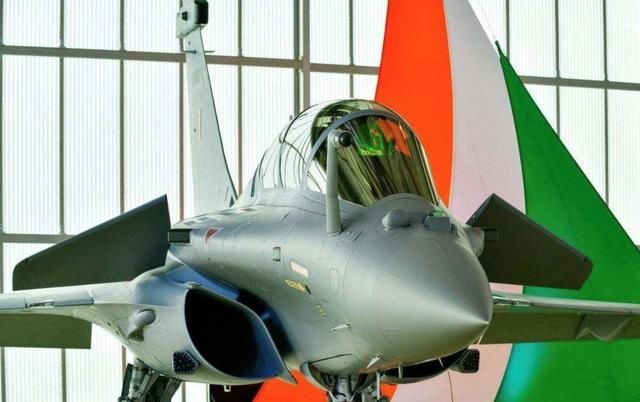  法国|被法国当猴耍，阵风战机刚交付就掉漆，印度2.4亿花的真“值”吗