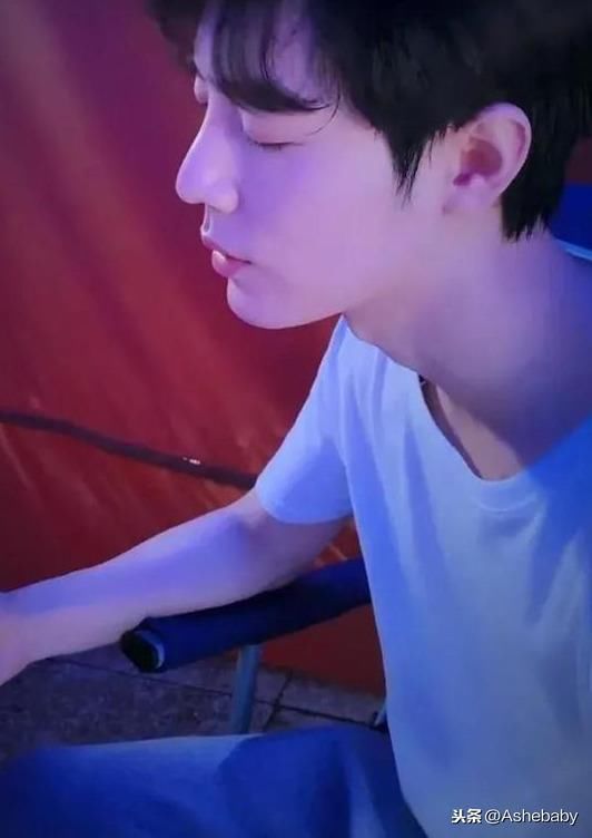  好事|肖战“人不在江湖，传说遍江湖”，到底是不是好事？