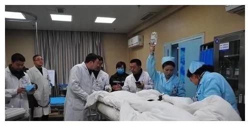 青年|当年救了溺水女孩，拒绝其报酬的江苏青年，却把女孩全家告上法庭