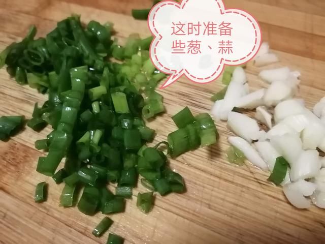 拌豆腐丝|下班回家想吃点可口的，非他莫属了，5分钟搞掂，方便又美味