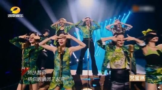  乘风破浪|《乘风破浪的姐姐》：姐姐们成团就是不一样，总决赛的PK超刺激！