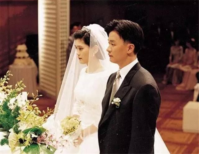  人表示|95后小伙欠债7万多，把50岁大妈当富婆追求，发现真相后他怒了