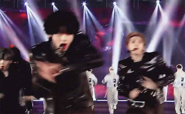  防弹|200730 昨天的舞台上像疯了一样舞蹈跳得超帅的防弹金泰亨