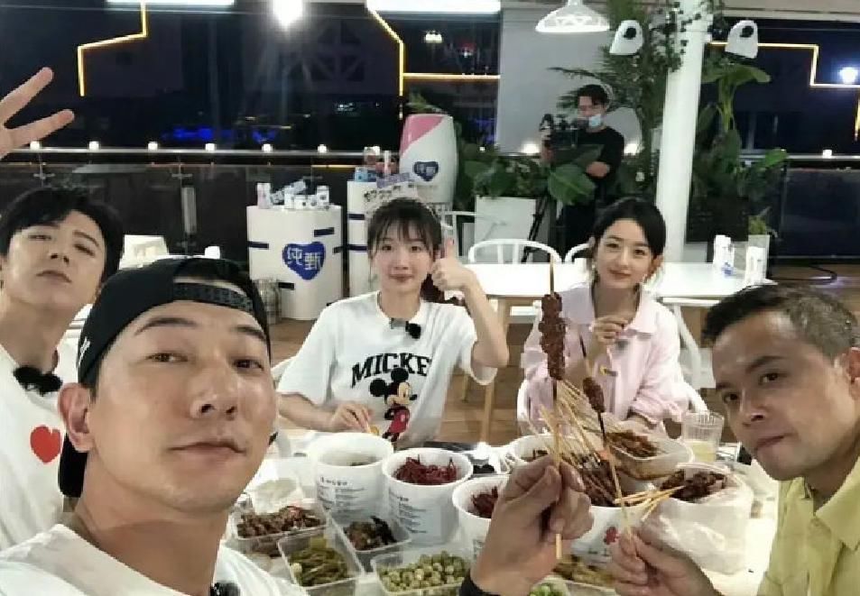 黄晓明|《中餐厅4》阵容超豪华,常驻黄晓明赵丽颖,还有王俊凯杨超越