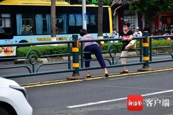 文明|不文明交通行为曝光台 | 海口这些不走“寻常路”的行人 前方有危险