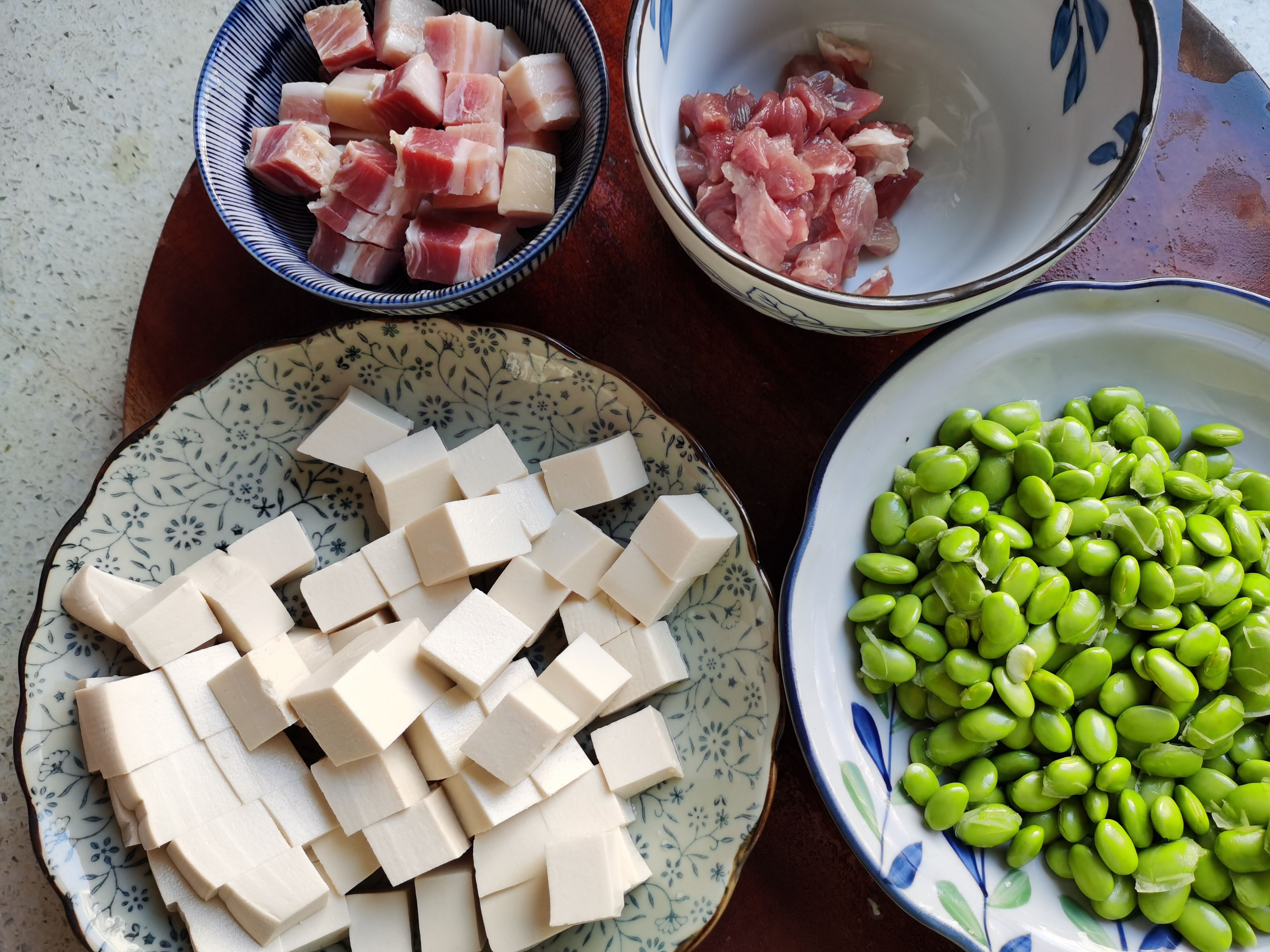 咸肉|毛豆咸肉豆腐羹，鲜得来舌头舔鼻头