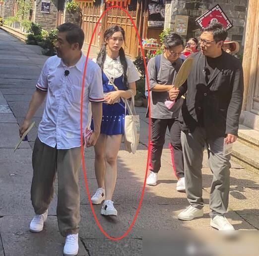  生图|徐艺洋首档综艺生图，离开十级滤镜，这就是黄子韬力捧的理由？