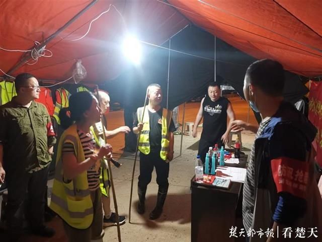  巡堤|武金堤上唯一女“哨长”，深夜巡堤踩到蛇大声喝退