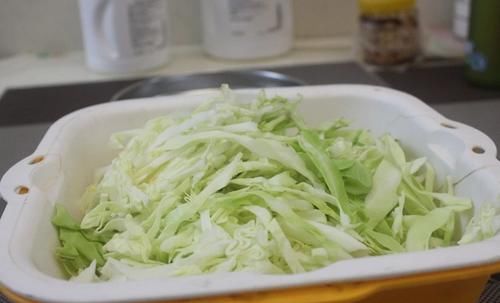  包菜|素菜好做吗？大叔教你粉丝包菜，香气扑鼻，爽脆可口，非常下饭！