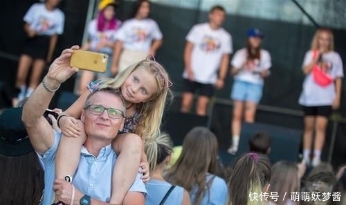  立陶宛|立陶宛首都举行大型抖音海外版视频拍摄活动