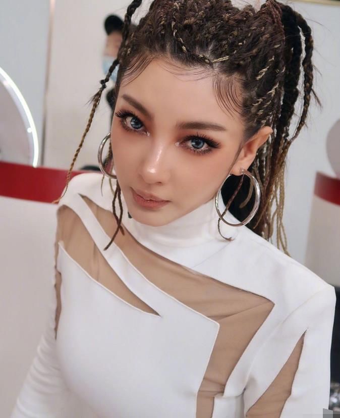 拿下|还在觉得张雨绮是“傻大姐”?她成《姐姐》最大赢家,口碑逆转拿下3个代言