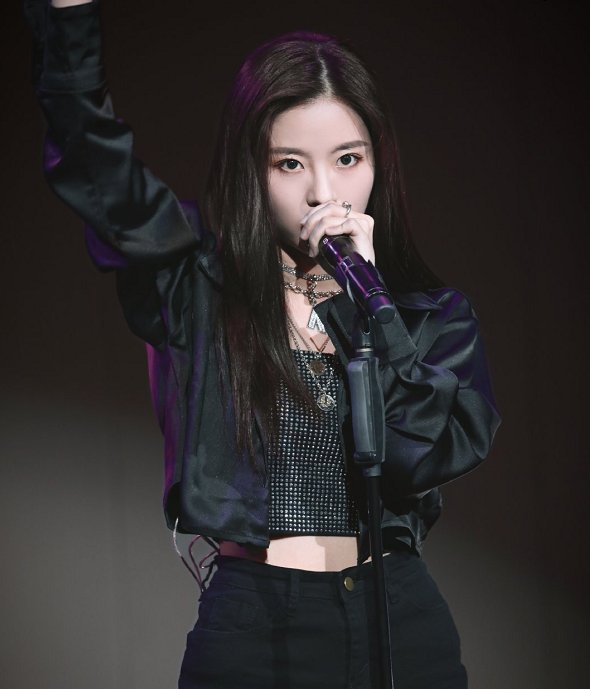  风格|?SNH48总决赛孙芮勇获第一，酷爱暗黑风的小姐姐，果然强