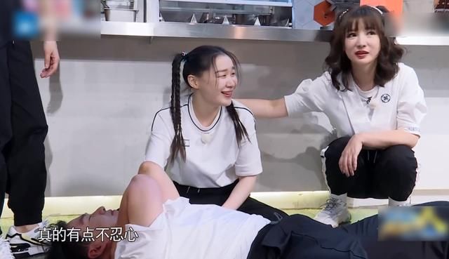  撕名牌|郭麒麟“女人缘真好”，被三个姐姐围堵，逃离后终于一雪前耻