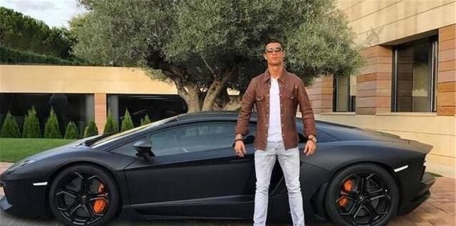 超级|购置6600万超级跑车，仅仅一个月工资而已，C罗海陆空壕到没朋友
