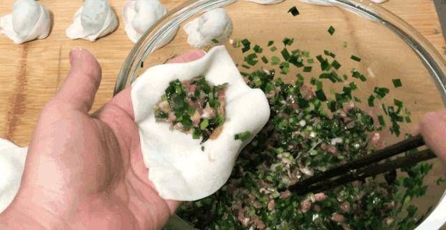  我家|韭菜别只会包饺子，冬天我家隔三差五这样吃，做法还简单，太香了