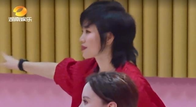 许飞|神操作!杜华要求许飞让位王丽坤,可人家飞姐也不是好惹的