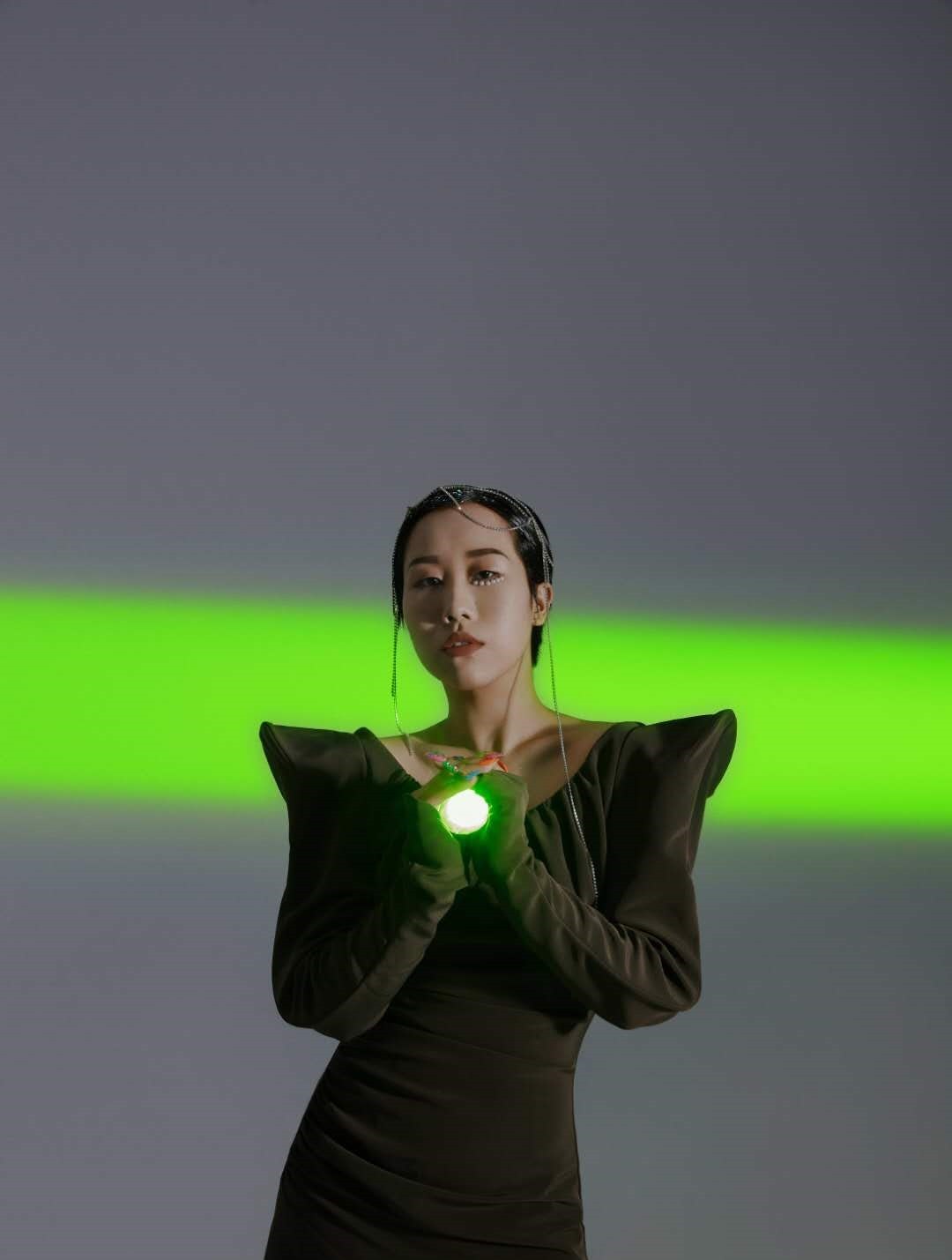  诠释|上官喜爱首张个人EP《A》上线，用原创诠释自我