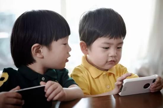  不讲道理|妈妈“花式说教”儿子玩电脑，网友：代入感极强，女人从不讲道理