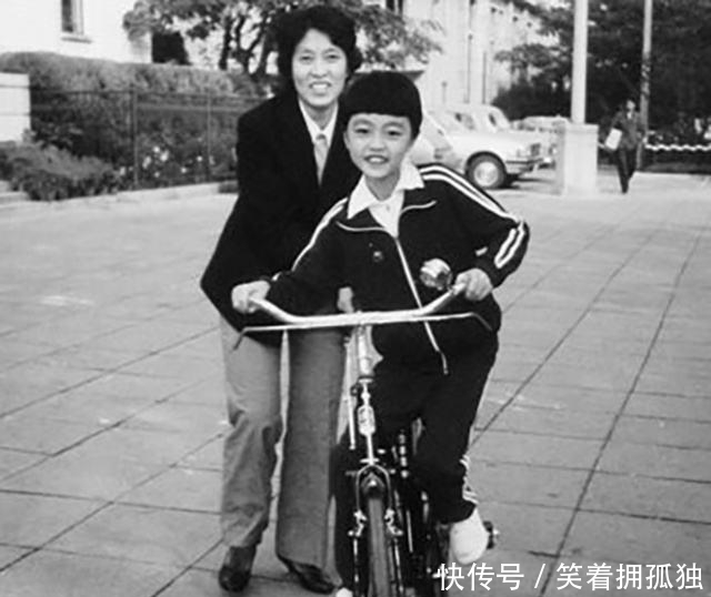  代中国历史老照片|80年代中国老照片: 图3现都是有钱人、图5你一定玩过、图8已经失传