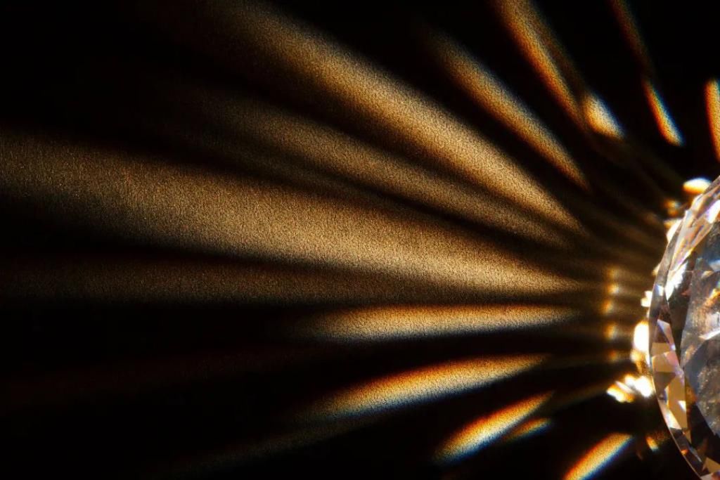  拥有|一颗会下钻石雨的星球，你值得拥有！