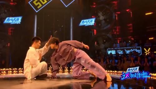  不火|街舞3真的糊了，王一博一人撑起一半收视，不火的最大原因找到了