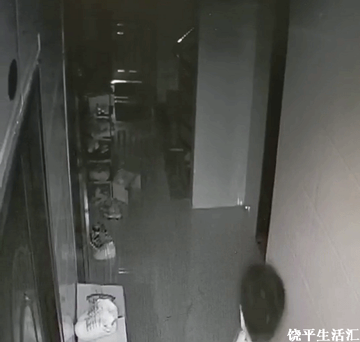  偷开|变态!潮汕小伙半夜偷开女住户房门