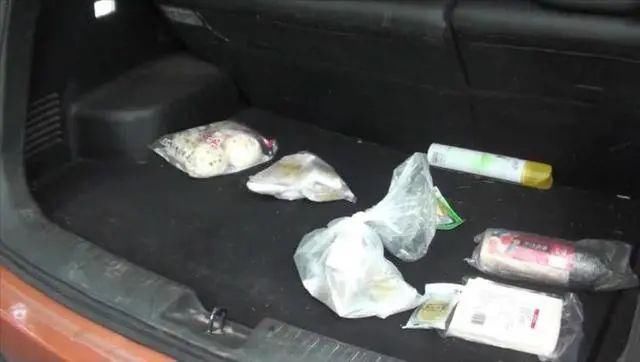 过期|小伙逛遍大小超市,不花钱还拿钱老板们敢怒不敢言…警方出手了