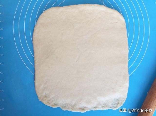  营养|起来做一款坚果面包卷吧，营养又好吃，你一定会喜欢的