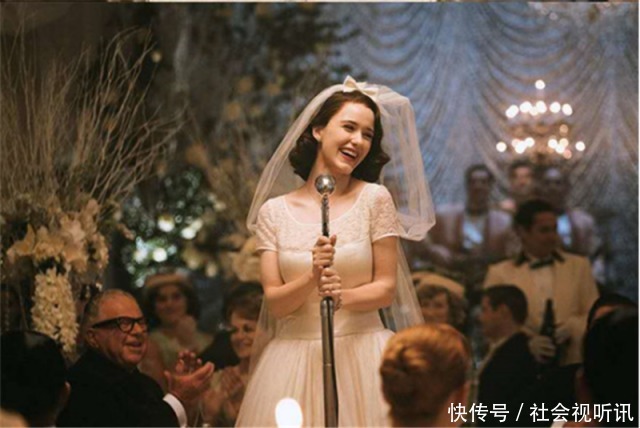 气质|四五十岁的女人不服老!夏季咬咬牙买这3款连衣裙,减龄更有气质