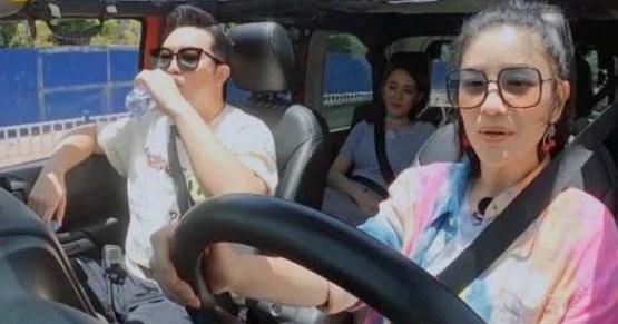 郎朗|都是老公开车,唯独沙溢家是胡可开的,而郎朗和吉娜都不开车