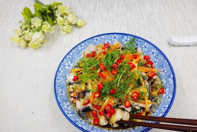鱼肉|三伏天,清蒸鱼、红烧鱼靠边站,鱼肉就要这样吃,图个清爽开胃