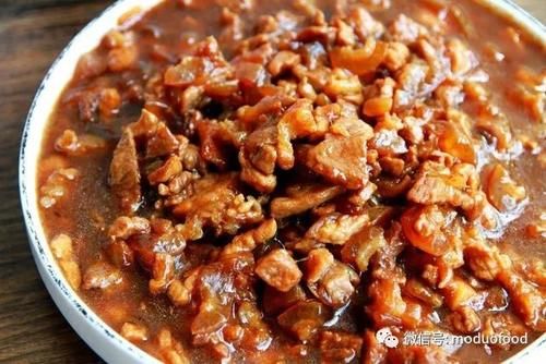 厨房|【魔多厨房】午餐系列:洋葱卤肉+圆白菜炒菜花+三色糙米