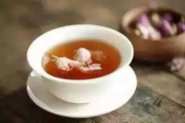  绿茶|湿气重的人，请快利用夏天多喝茶祛除