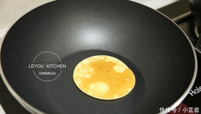  松软|拌拌面糊就可以烙, 10分钟早餐饼, 有奶有蛋, 营养齐全又松软