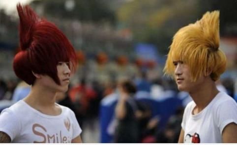  如今|他是11岁的“非主流”创始人，带着妻儿开设理发店，如今怎么样？