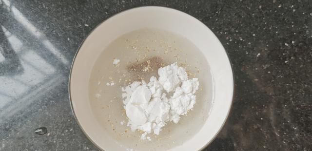  搭配|以后待客，鸭肉有新吃法了，普通食材搭配一锅，一开锅盖流口水了