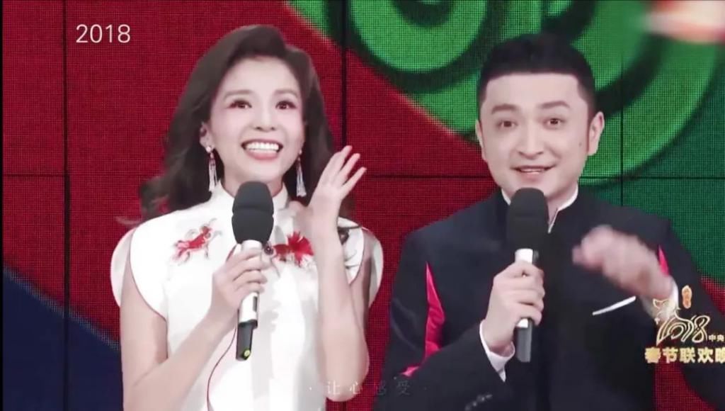  嘴里面|央视主持人朱迅身体告急？一天录制17场节目，《星光大道》上台需被助理搀扶？