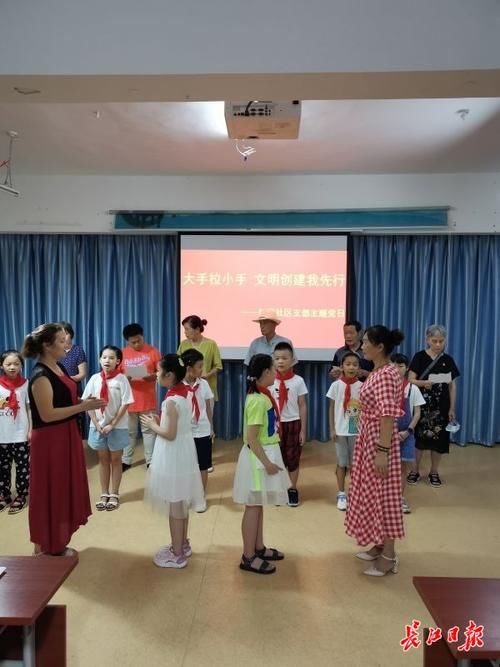  社区党员|自编自导自演三句半、拍手歌，他们让文明创建成为这个老社区新时尚