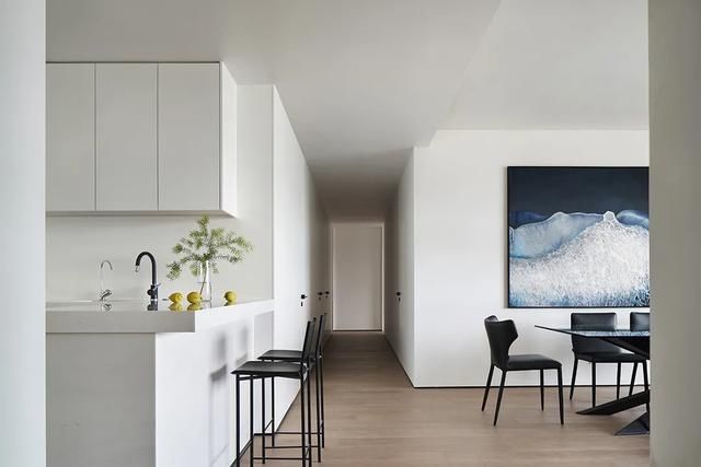  成都|成都 240 m2 极简大平层，兼顾自由与温暖的家