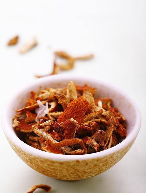  等于|生姜配一物，等于小药铺，中医：着凉、胃痛能改善