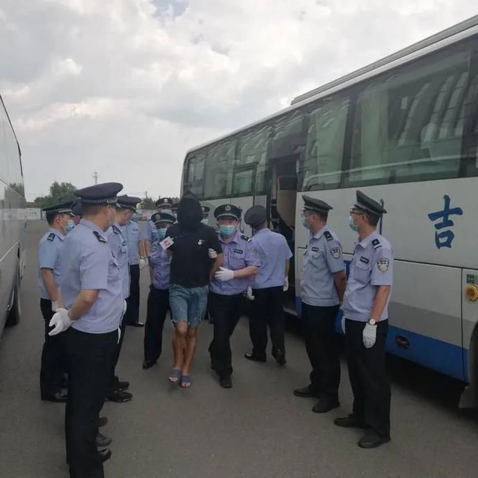  网络|抓获117人！市公安局举行电信网络诈骗案抓捕组凯旋欢迎仪式！