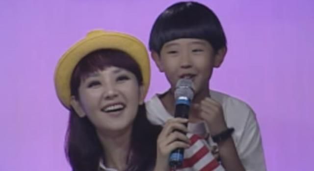  不想|主持人方琼情绪崩溃？又哭又闹不想录节目，搭档给她捏腿才哄好