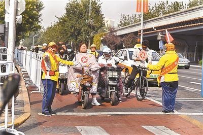 京城柠檬黄 靓丽风景线