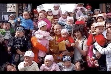  眼泪|12年后这一幕重上热搜，才发现我们都欠2008一场眼泪