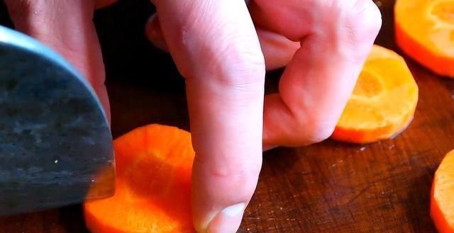 香煎鸡胸肉|吃了十几年的鸡肉，还是这种做法最独特，又好吃，吃多也不胖