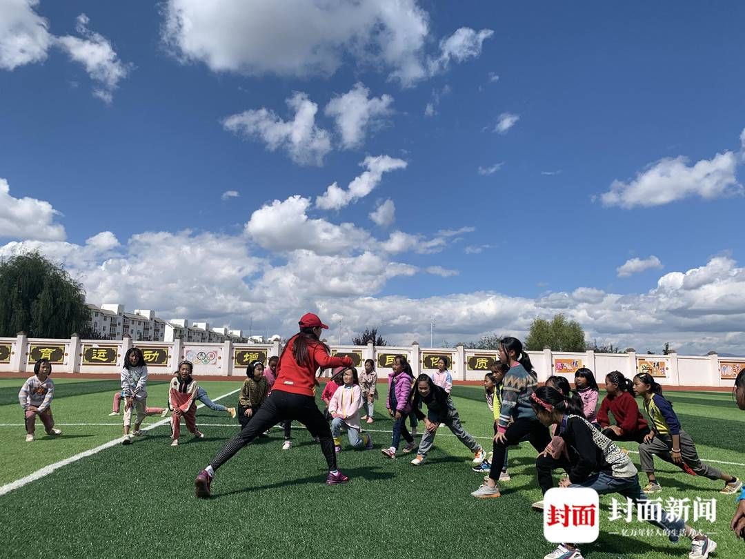 放飞|大凉山放飞绿茵梦！四川组建全国首支彝族女子足球队