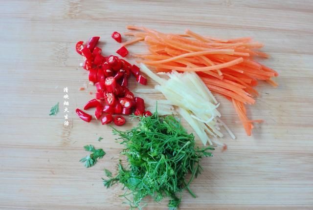 鱼肉|三伏天,清蒸鱼、红烧鱼靠边站,鱼肉就要这样吃,图个清爽开胃