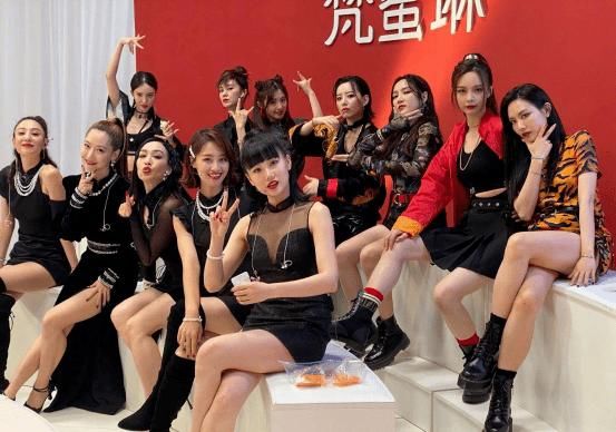  次元君|浪姐丨姐姐们的舞台，到底是比人气还是比实力？