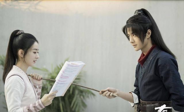  终于|买了张站票上台看《天天向上》的王一博，终于来到自己的街舞主场